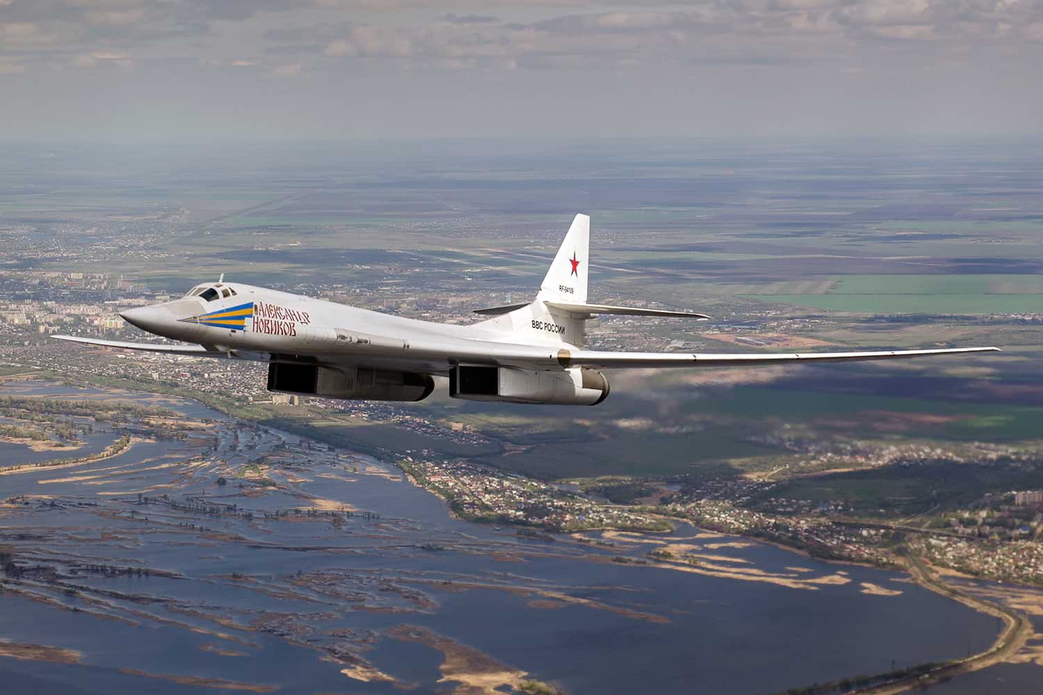 Ту-160 назвали самым мощным бомбардировщиком России: на что он способен