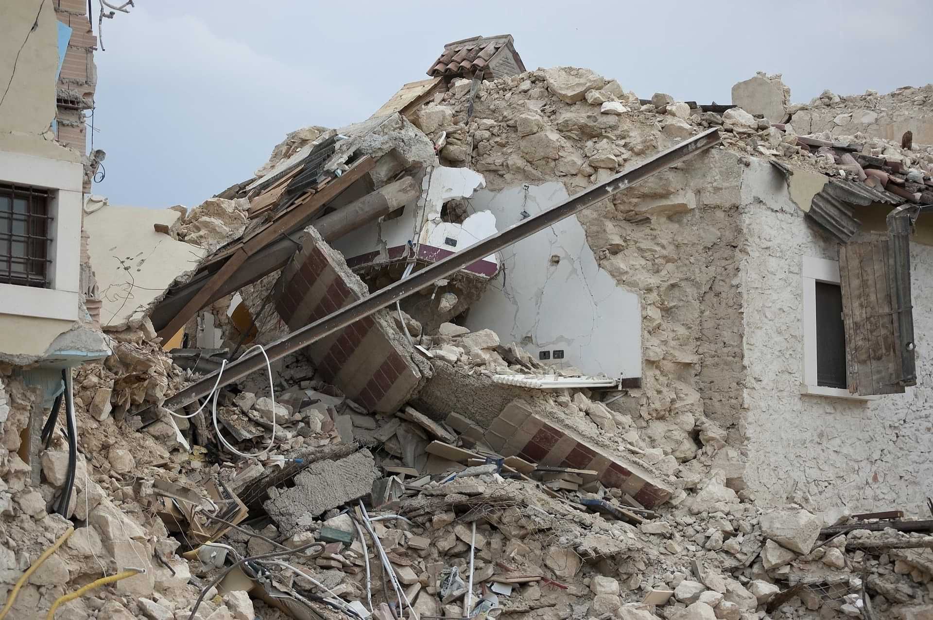 Ужас в Колумбии: мощное землетрясение магнитудой 7,4 разрушает города Ужас в Колумбии: мощное землетрясение магнитудой 7,4 разрушает города